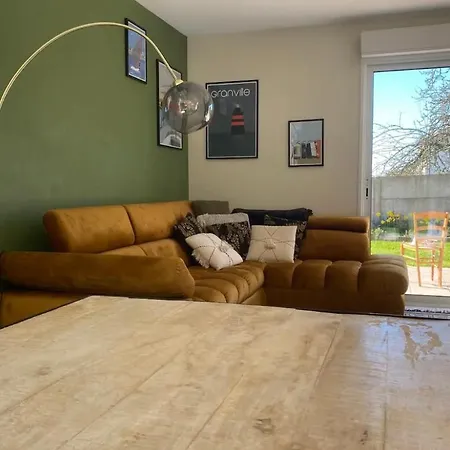 Maison - Velos - Baby-foot - Barbecue * Granville