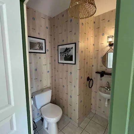 Maison - Vélos - Baby-foot - Barbecue *