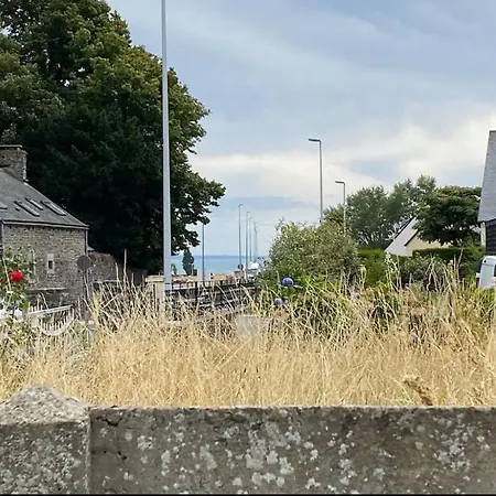 Maison - Vélos - Baby-foot - Barbecue *