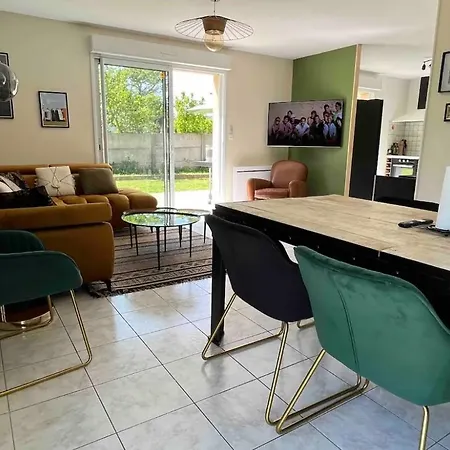 Maison - Vélos - Baby-foot - Barbecue Granville