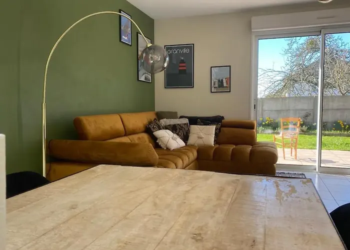 Maison - Velos - Baby-foot - Barbecue * Granville